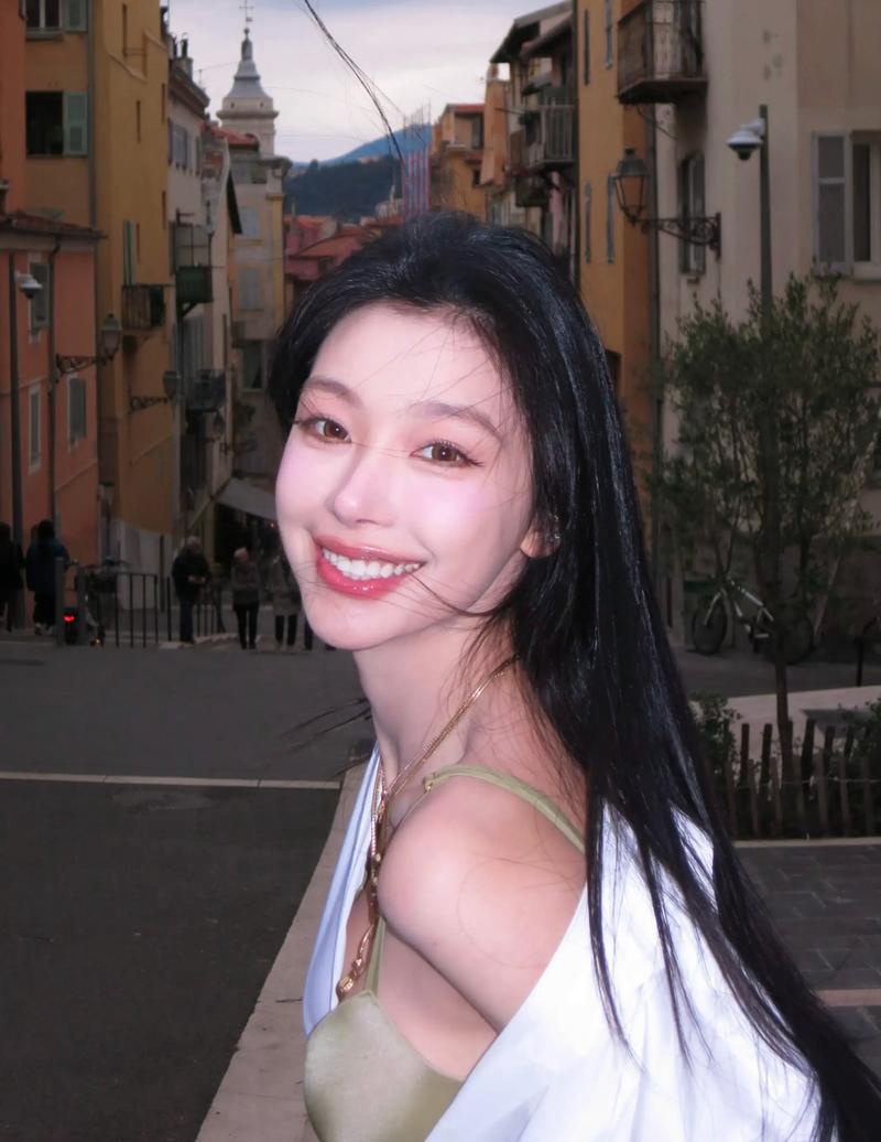 易梦玲