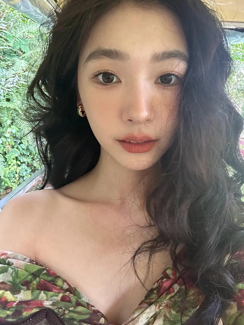 易梦玲