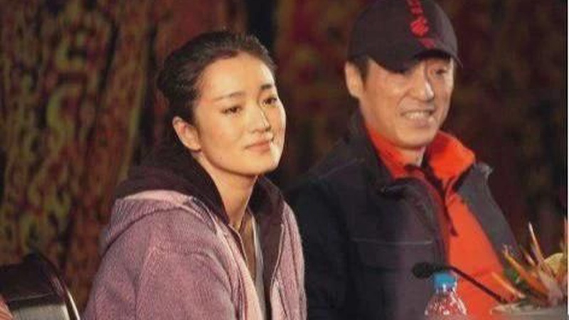 张艺谋斩获2025微博年度国际导演奖新作聚焦AI伦理